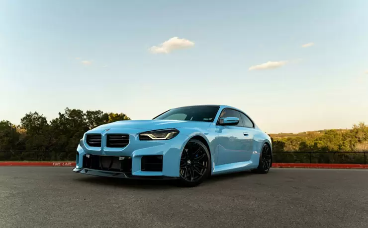 Automobil