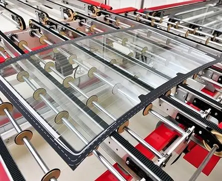 Wie werden Schleifscheiben bei der Bearbeitung von Fahrzeugdisplayglas verwendet?